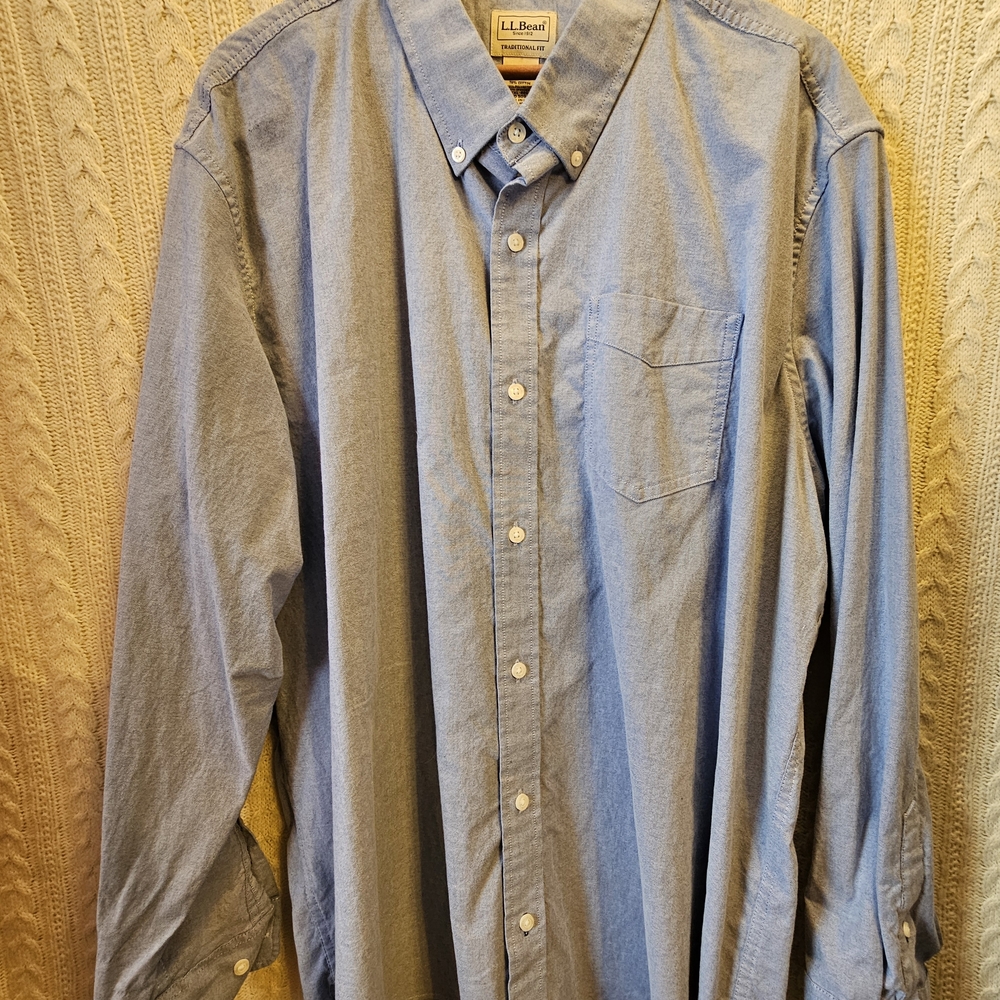 L.L. Bean Men's Light Blue Casual Shirt